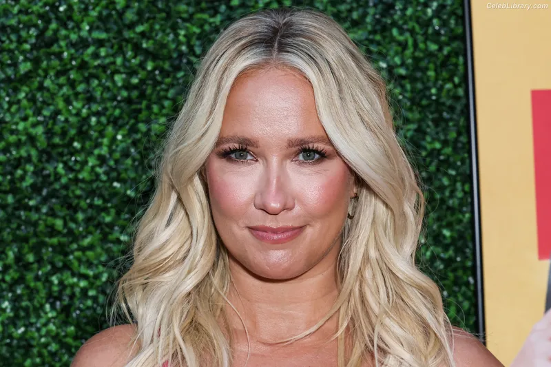 Anna Camp photo 2 of 161