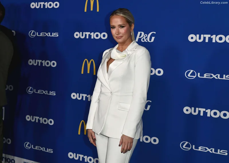 Anna Camp photo 17 of 161