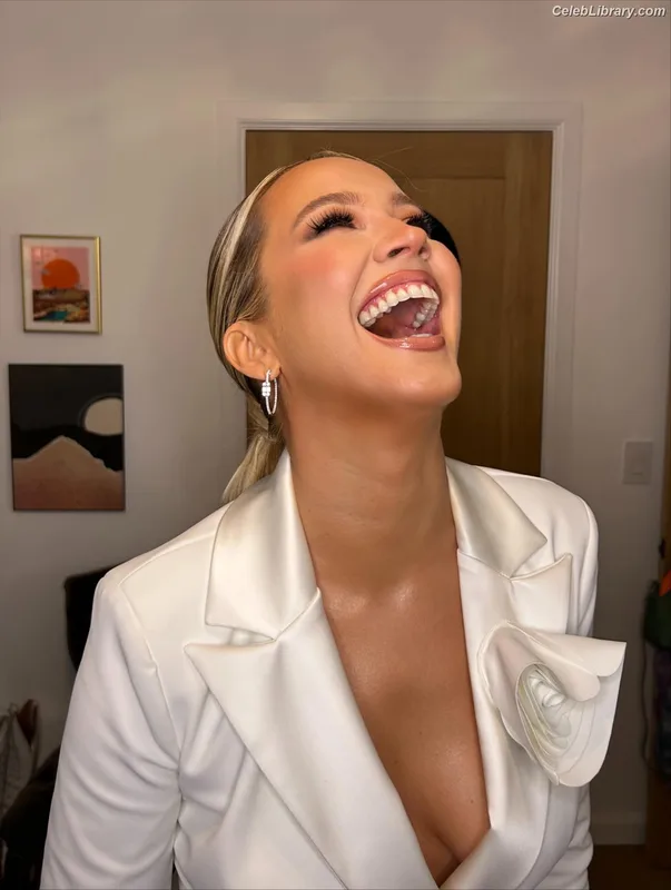 Anna Camp photo 4 of 161