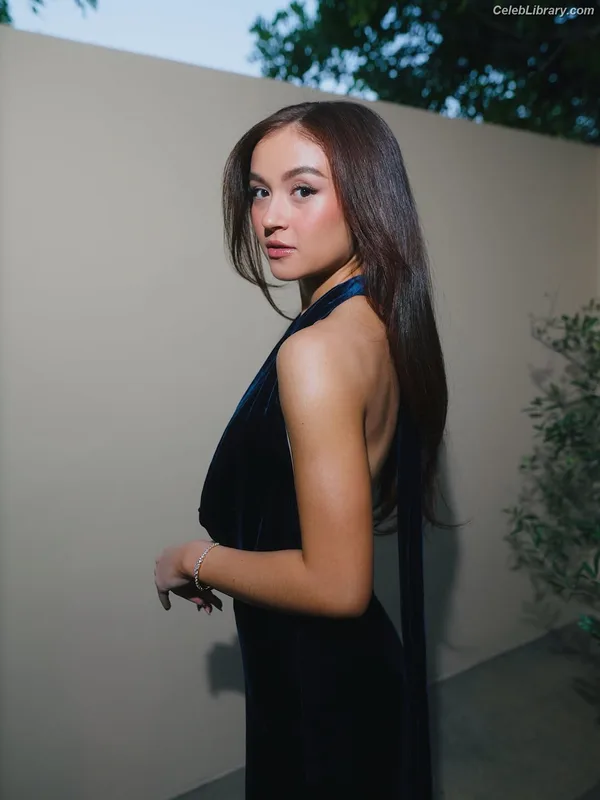Anna Cathcart photo 24 of 238