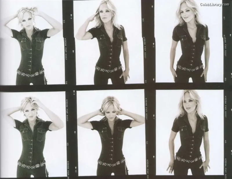 Anna Faris photo 14 of 82