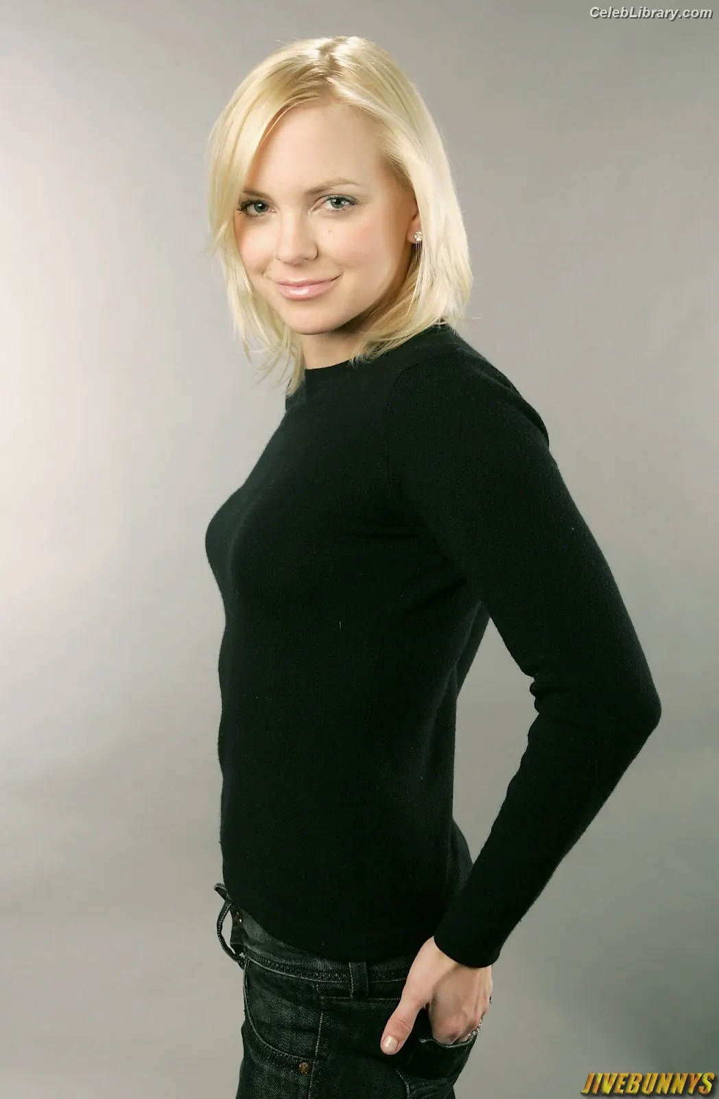 Anna Faris photo 6 of 82