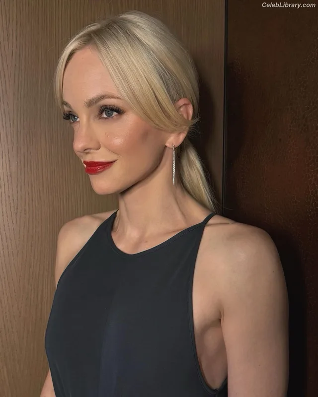 Anna Faris photo 7 of 83