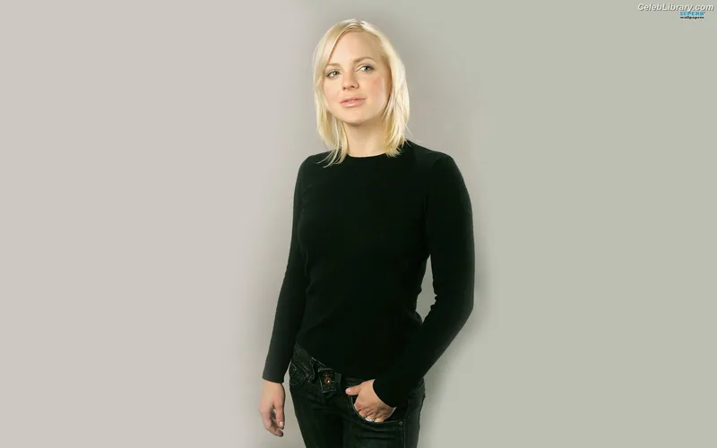 Anna Faris photo 14 of 83