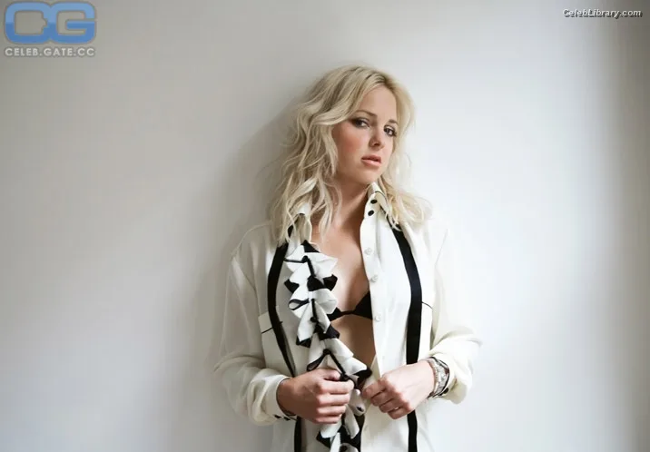 Anna Faris photo 22 of 83