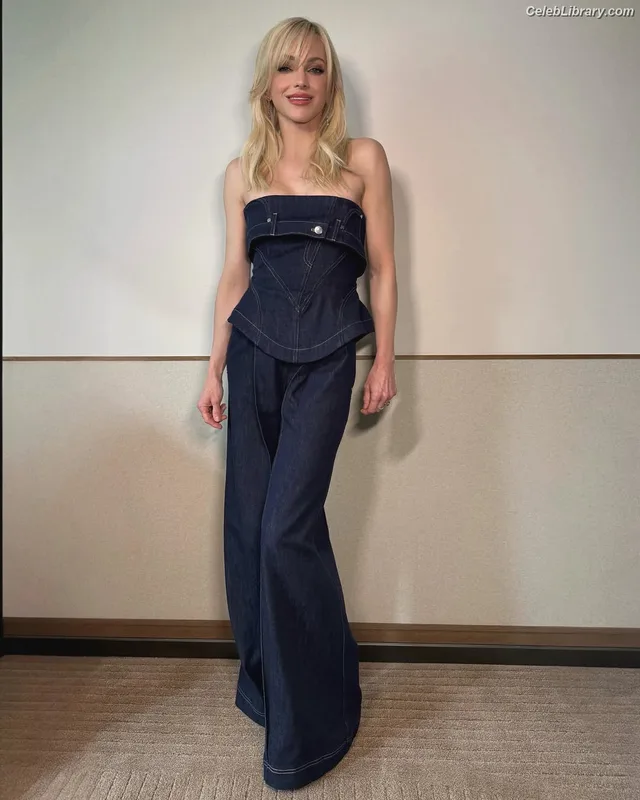 Anna Faris photo 7 of 83