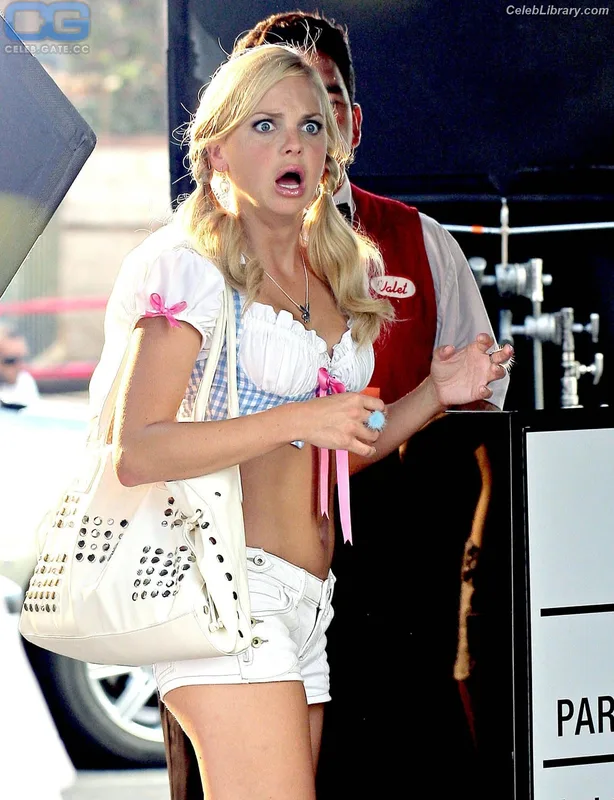 Anna Faris photo 20 of 83