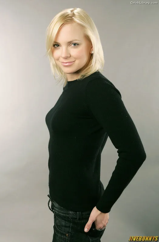 Anna Faris photo 6 of 83