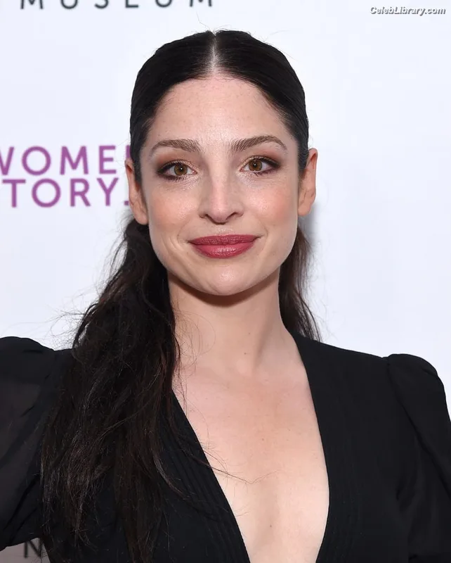 Anna Hopkins photo 7 of 68