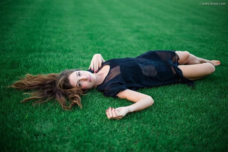 Anna Hopkins photo 18 of 68