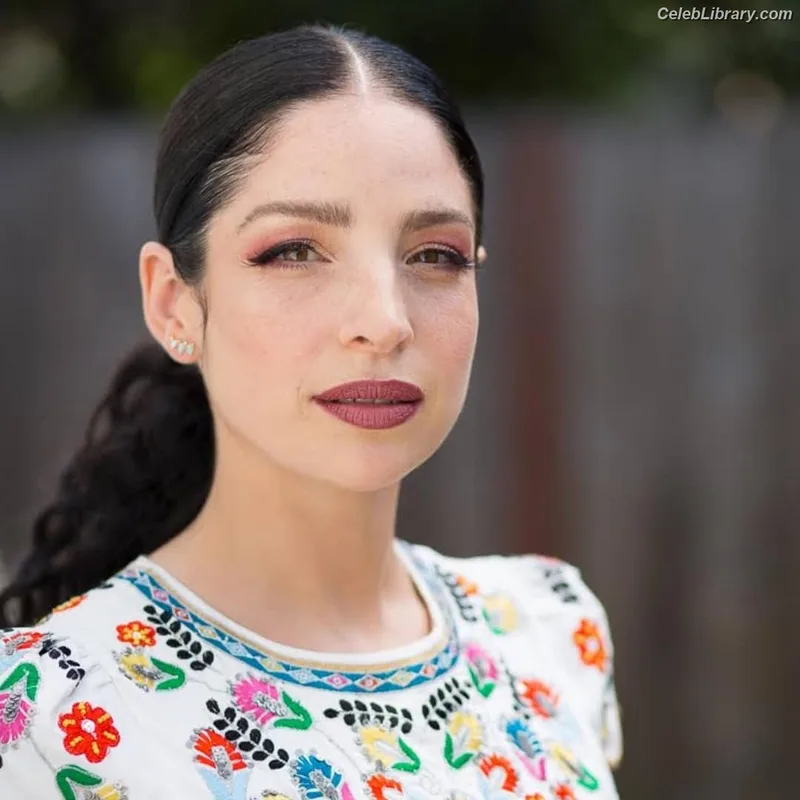 Anna Hopkins photo 20 of 68