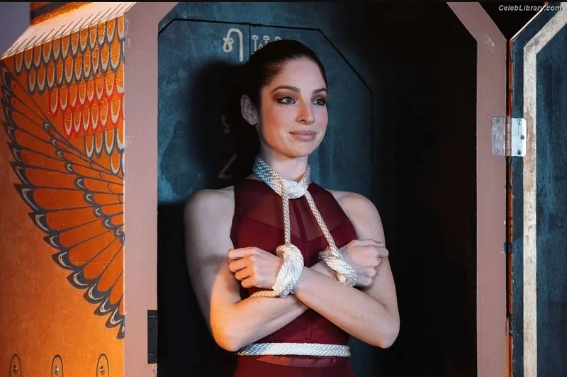 Anna Hopkins photo 5 of 68