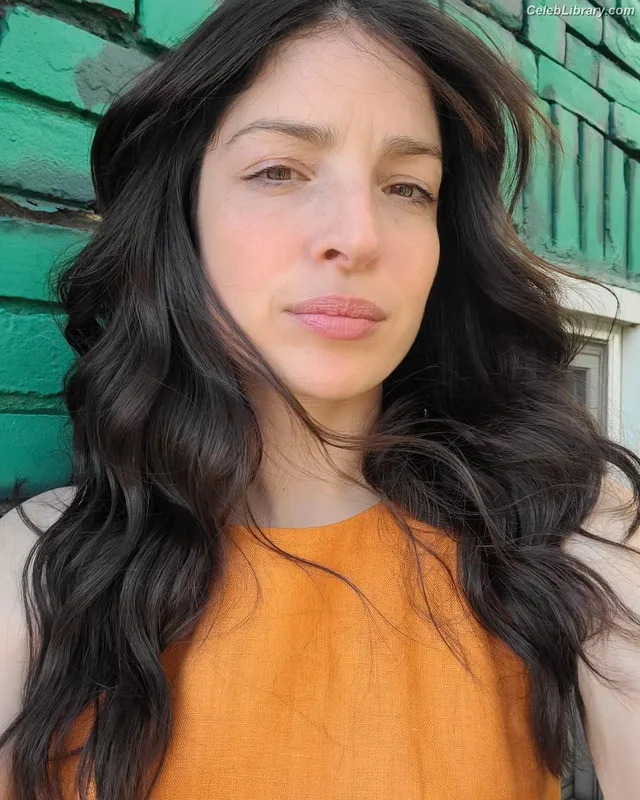 Anna Hopkins photo 9 of 68