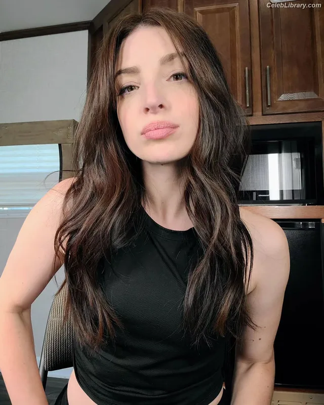 Anna Hopkins photo 10 of 68