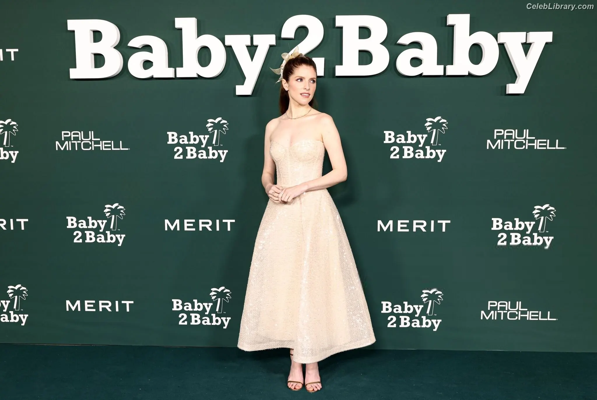 Anna Kendrick photo 12 of 1723