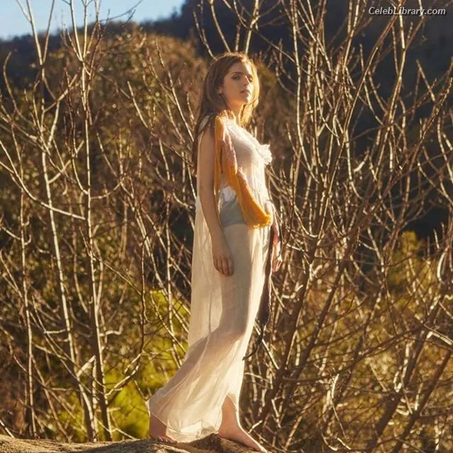 Anna Kendrick photo 19 of 1723
