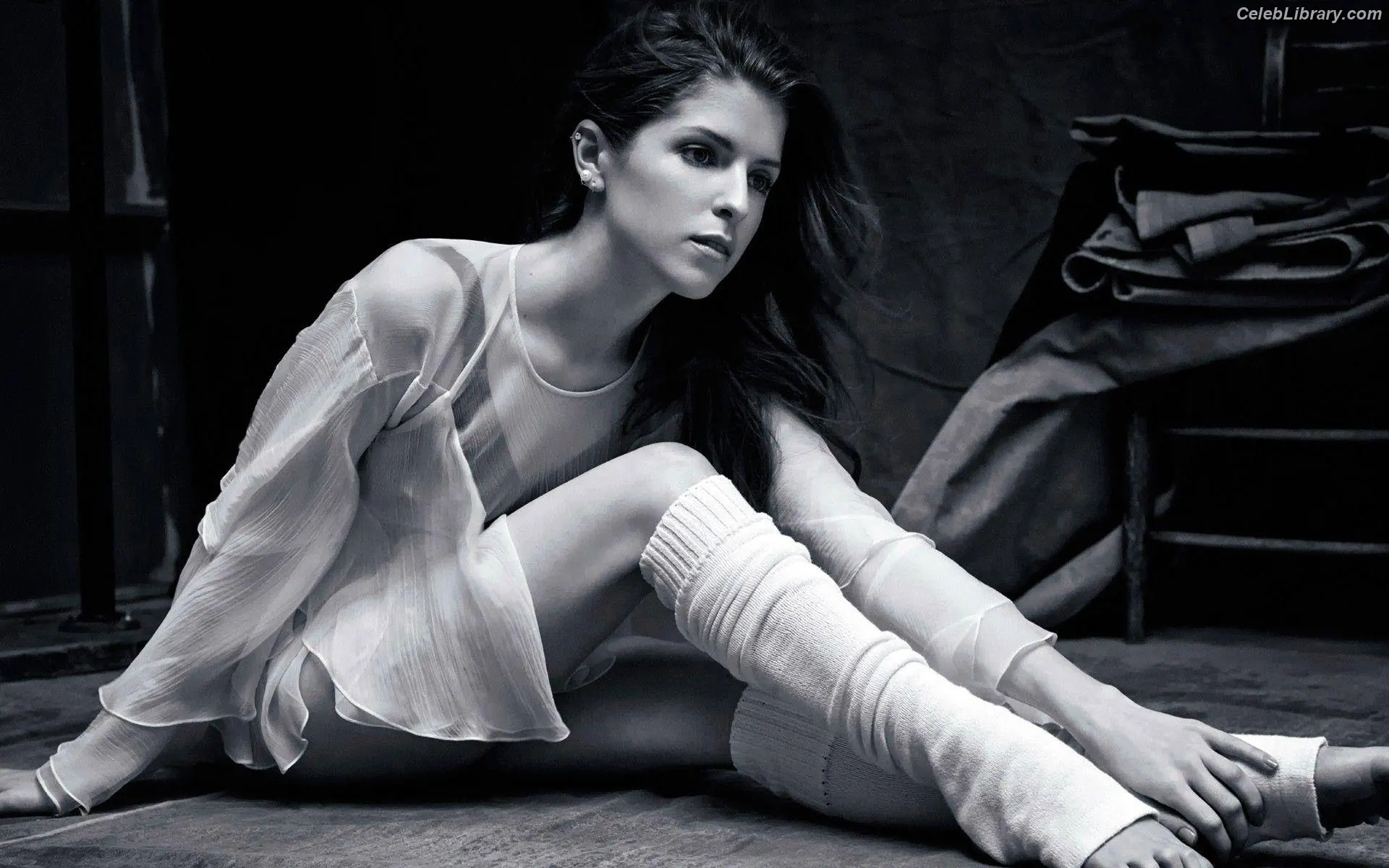 Anna Kendrick photo 16 of 1723