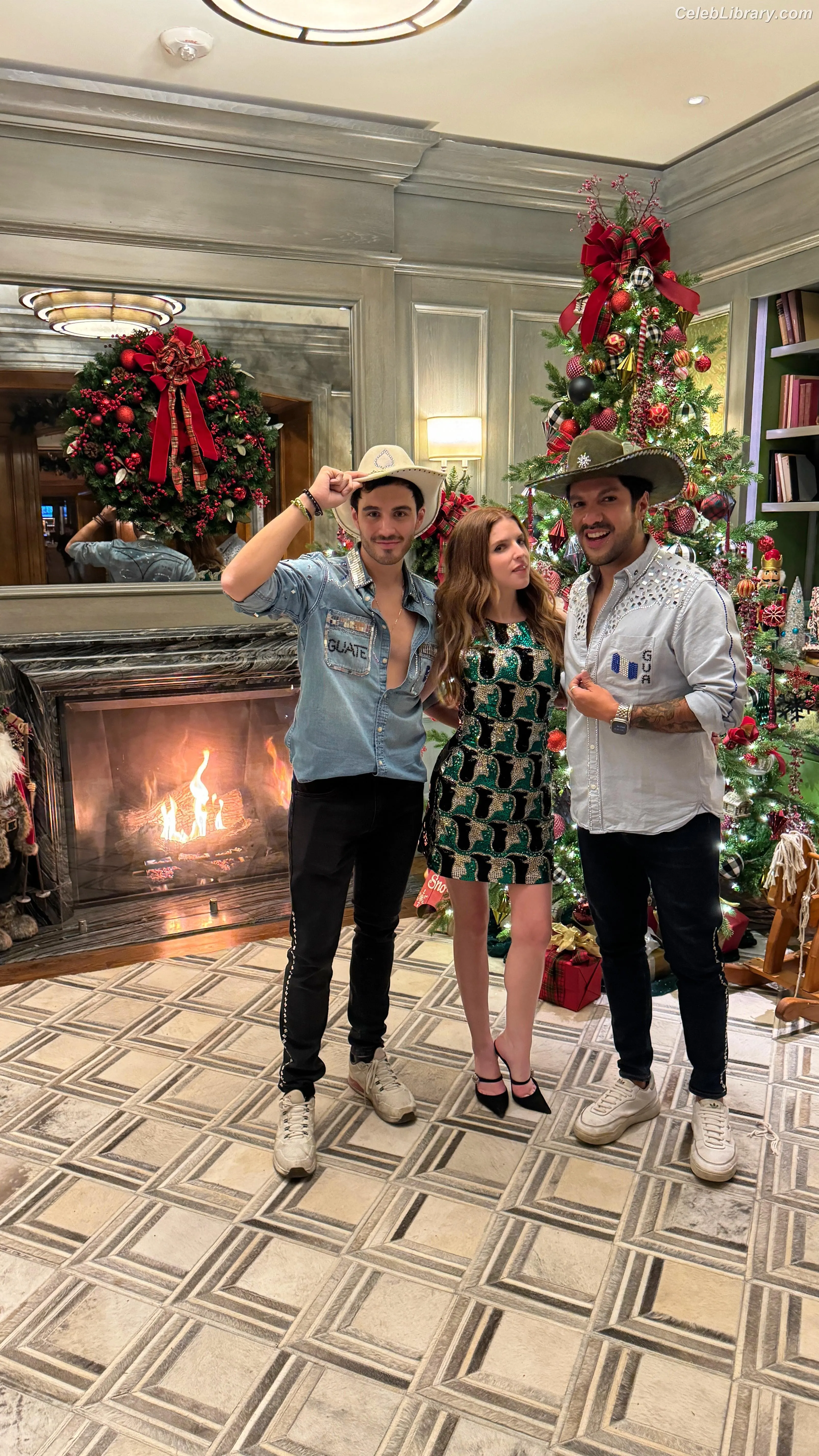 Anna Kendrick photo 8 of 1723
