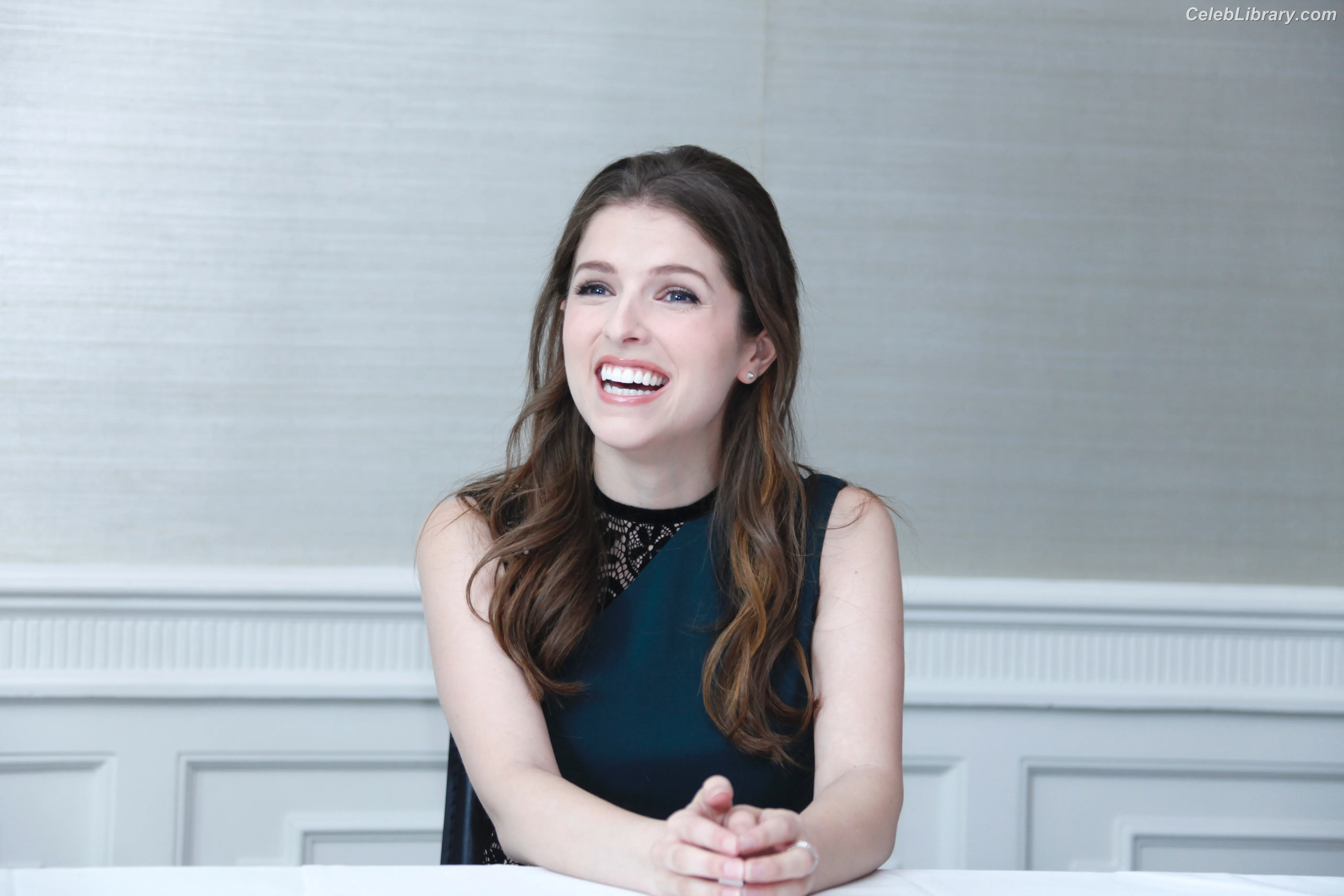 Anna Kendrick photo 10 of 1723
