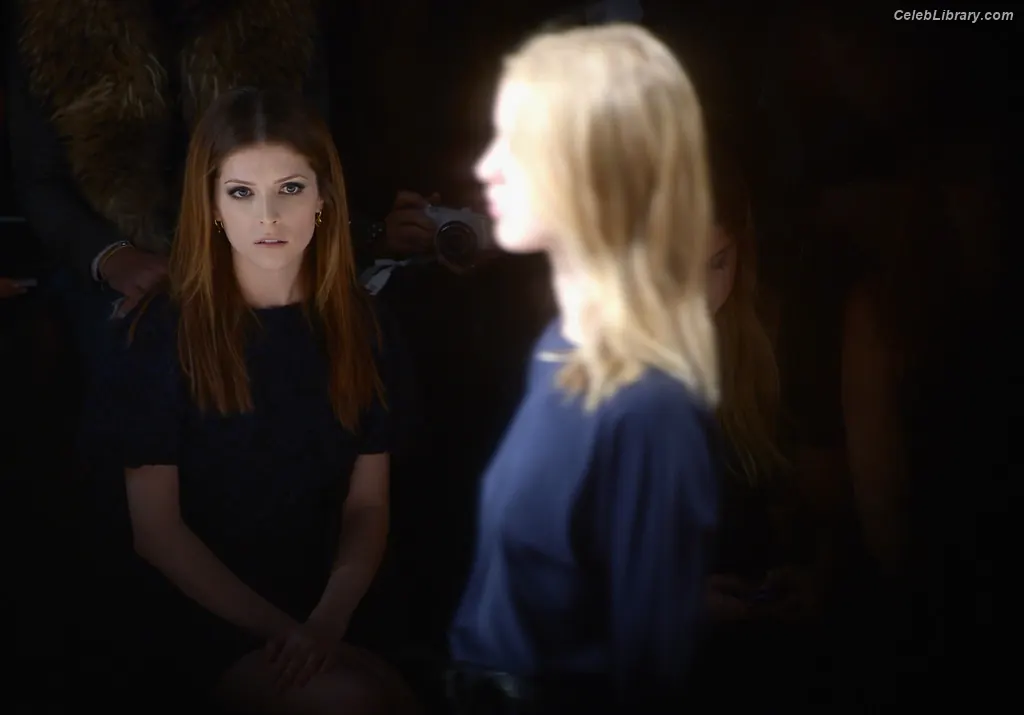 Anna Kendrick photo 1 of 1723