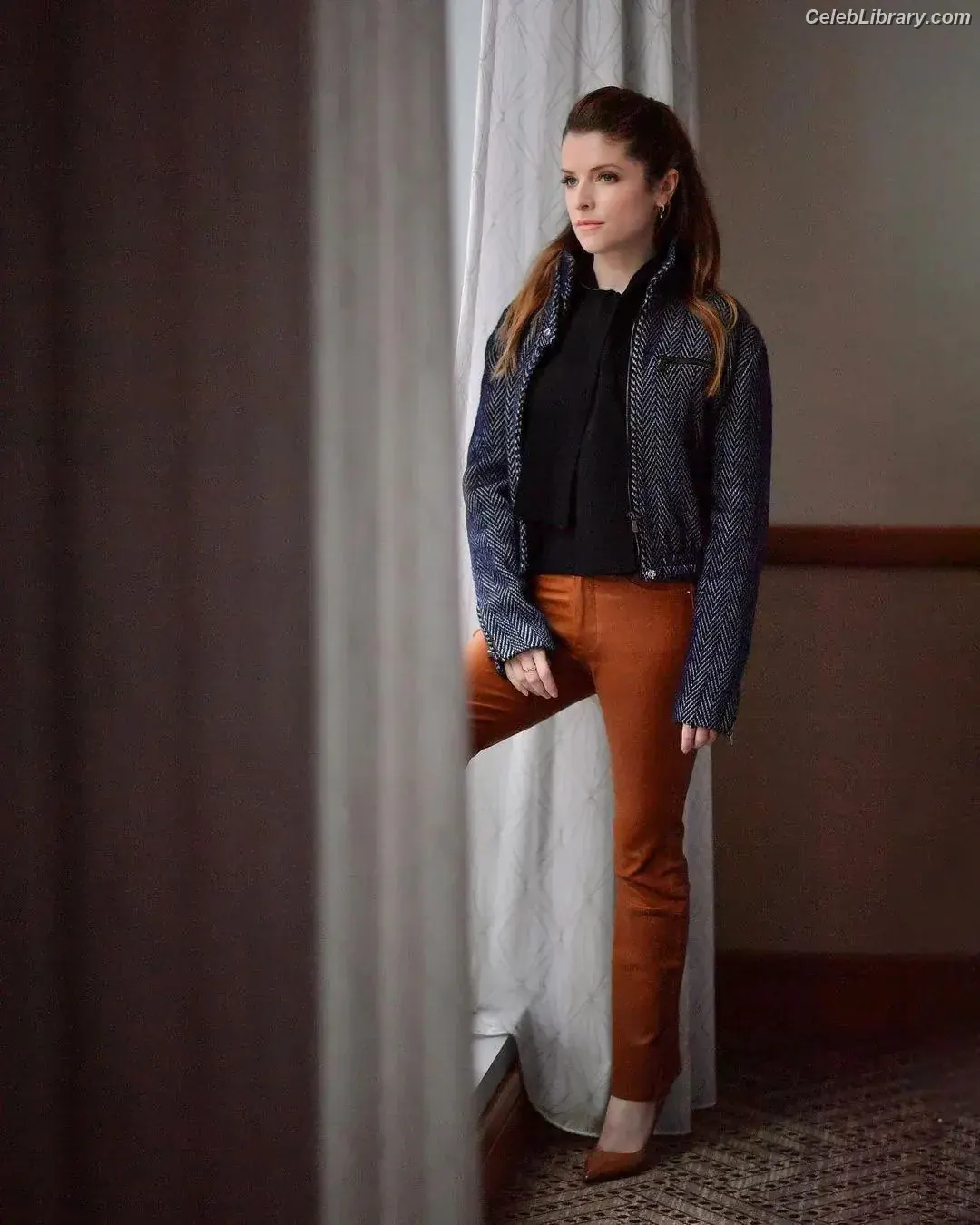 Anna Kendrick photo 23 of 1723