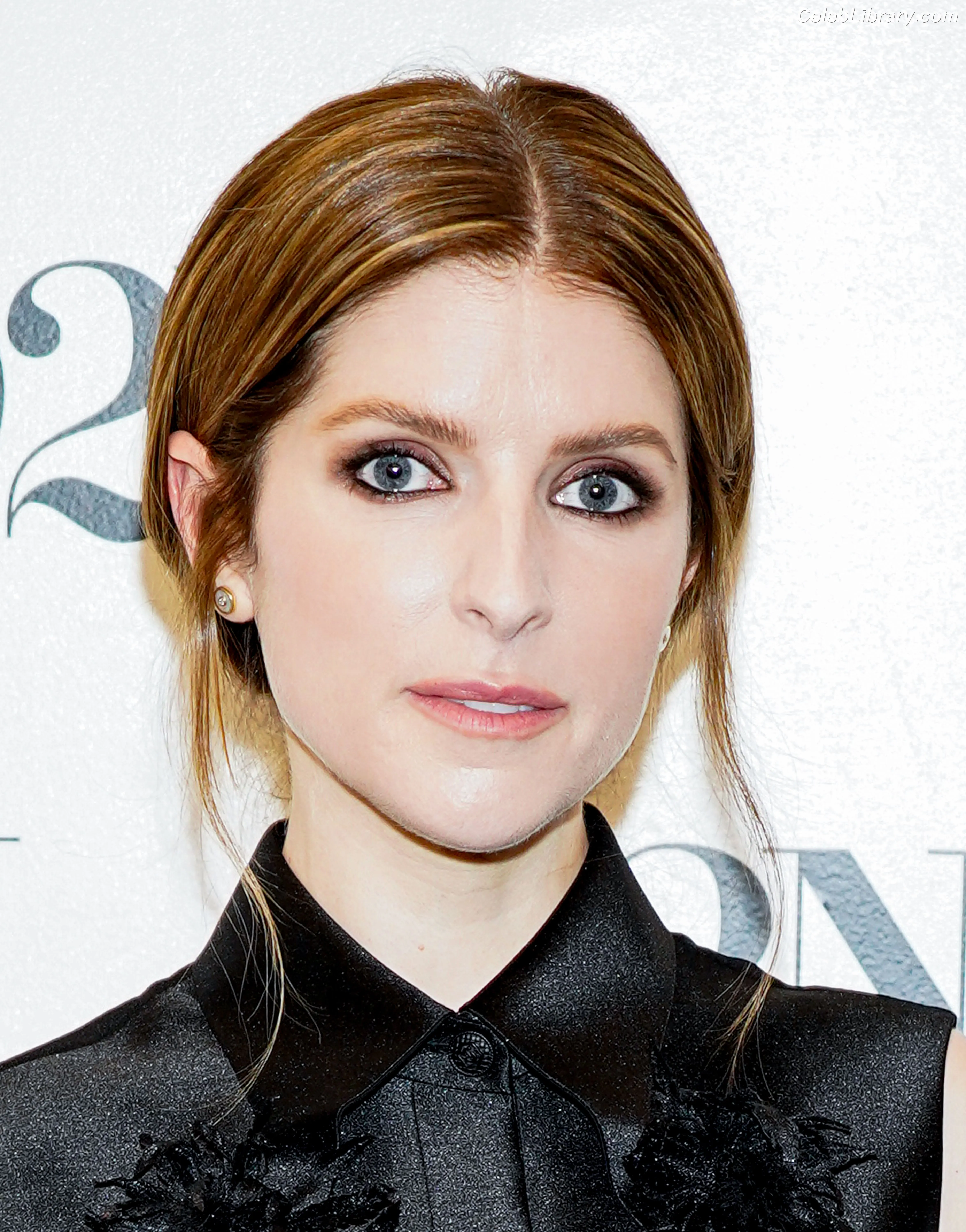 Anna Kendrick photo 10 of 1723