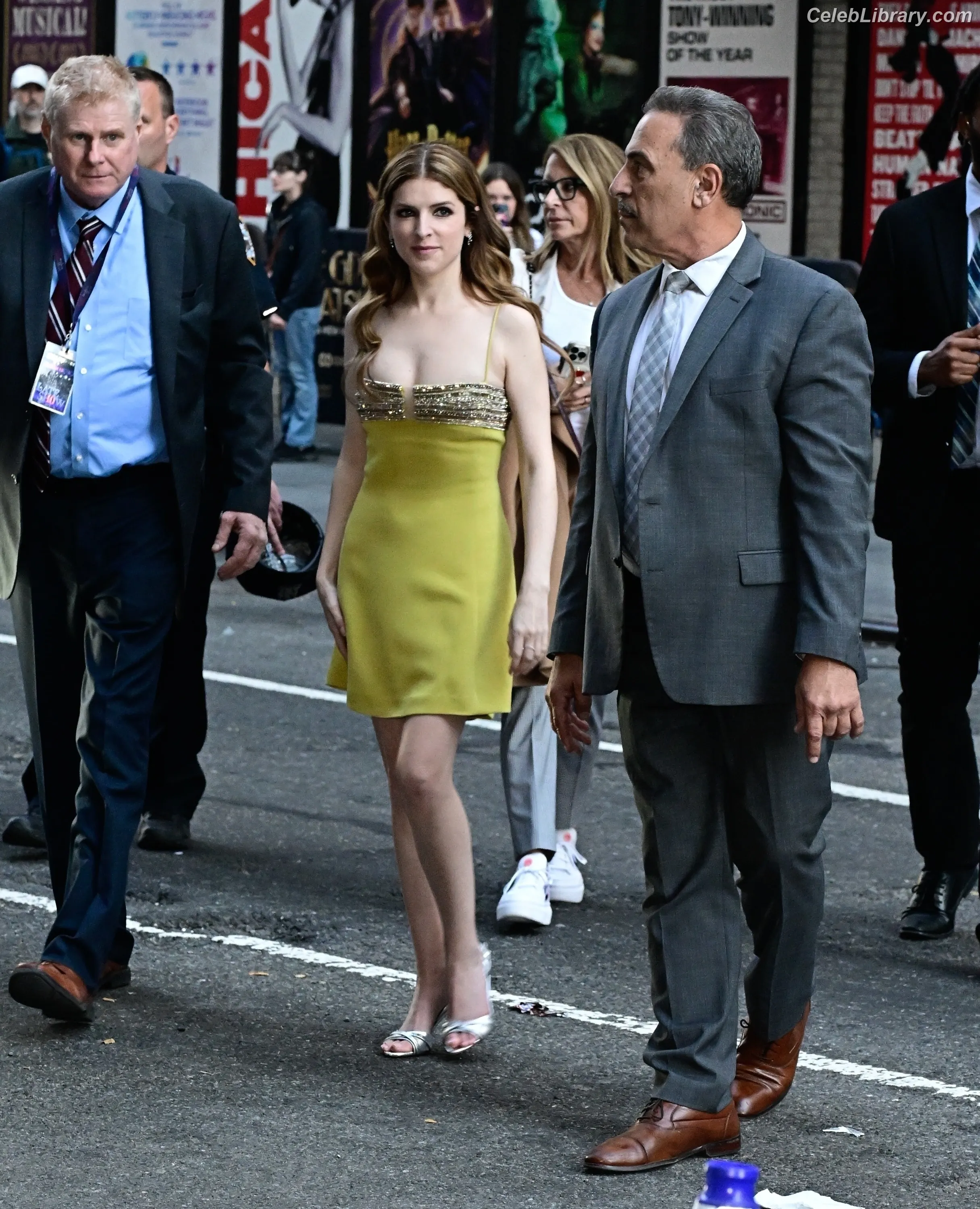 Anna Kendrick photo 20 of 1723