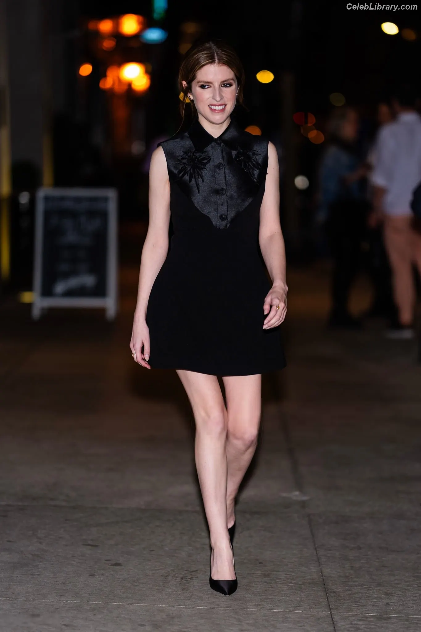 Anna Kendrick photo 24 of 1723