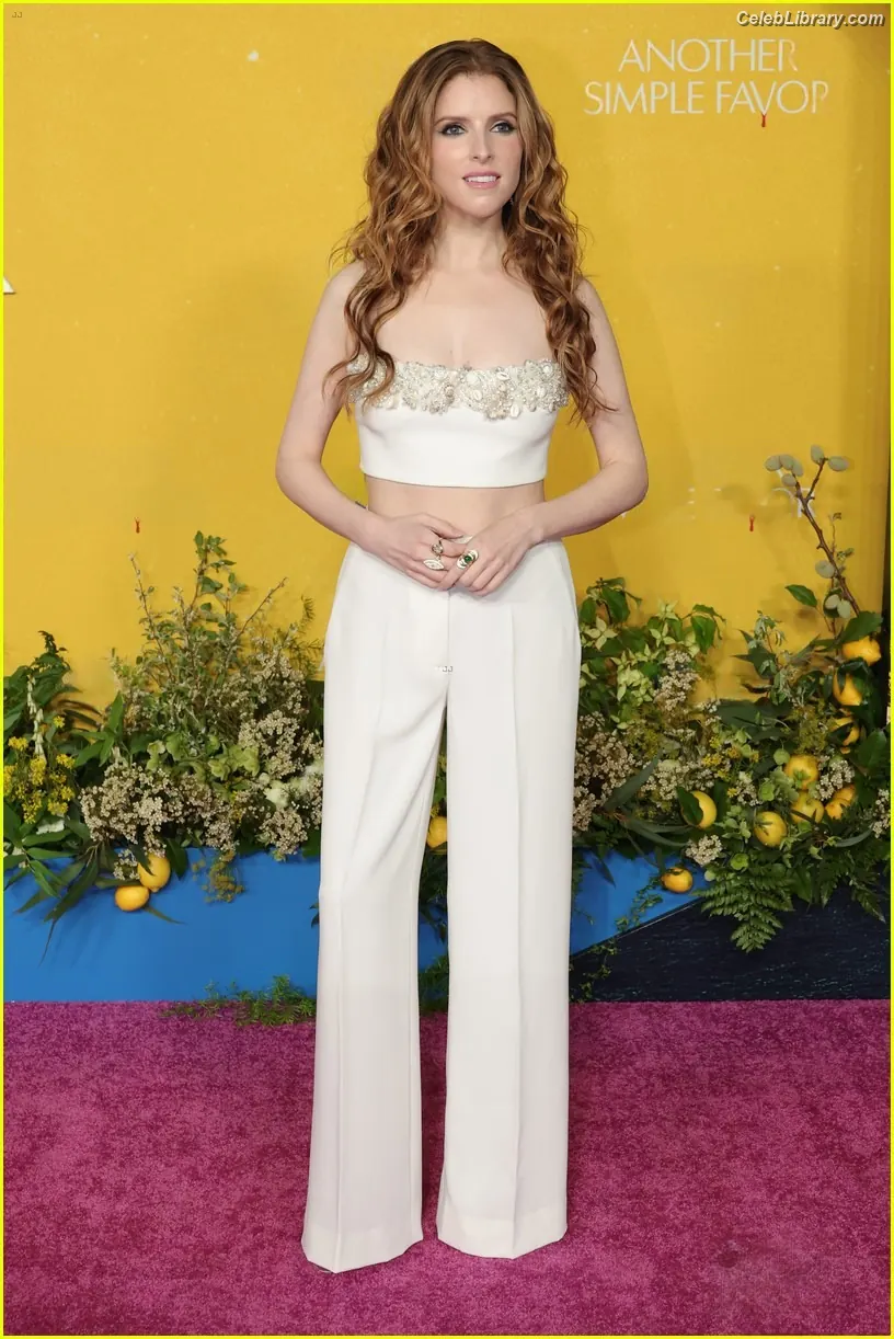 Anna Kendrick photo 4 of 1723