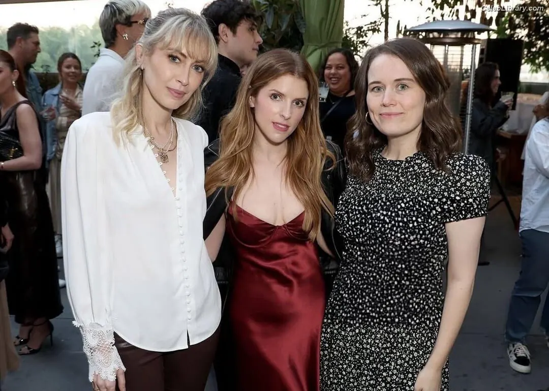 Anna Kendrick photo 16 of 1723