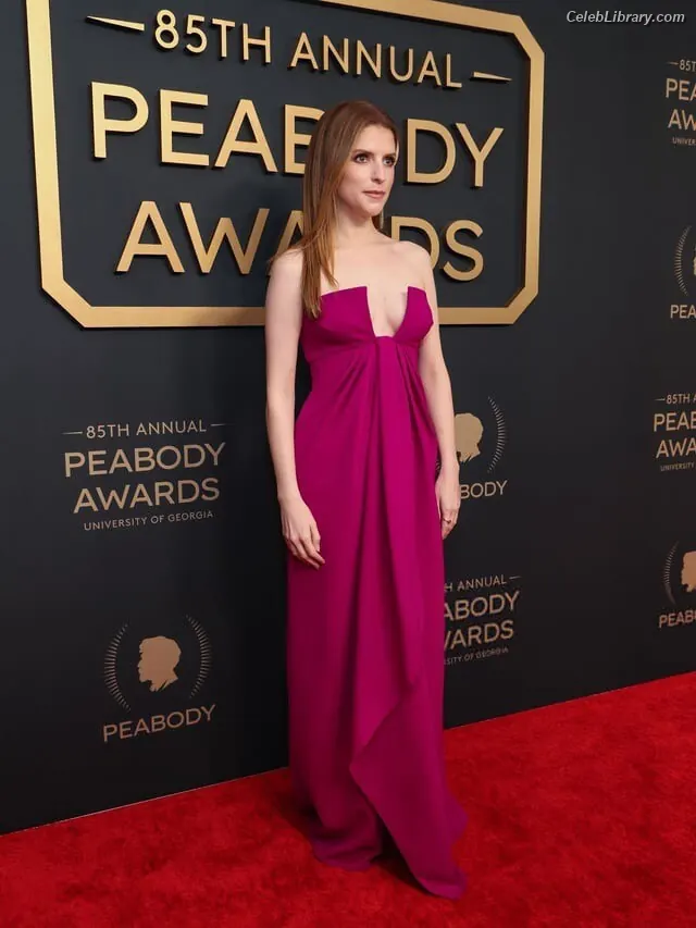 Anna Kendrick photo 10 of 1723