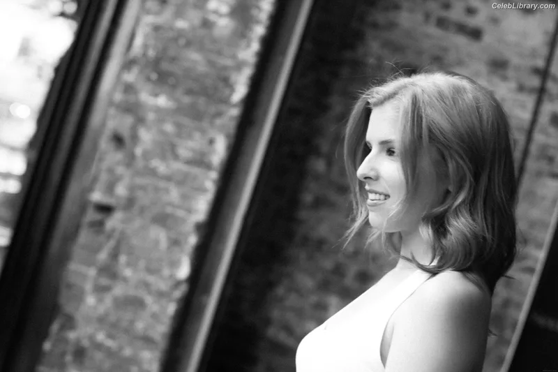Anna Kendrick photo 4 of 1724