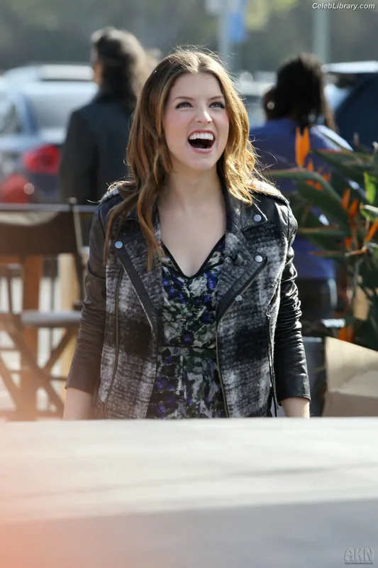 Anna Kendrick photo 6 of 1724