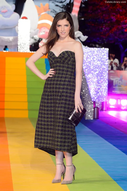 Anna Kendrick photo 7 of 1724