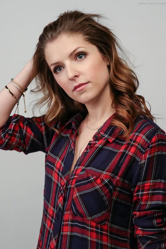 Anna Kendrick photo 10 of 1724