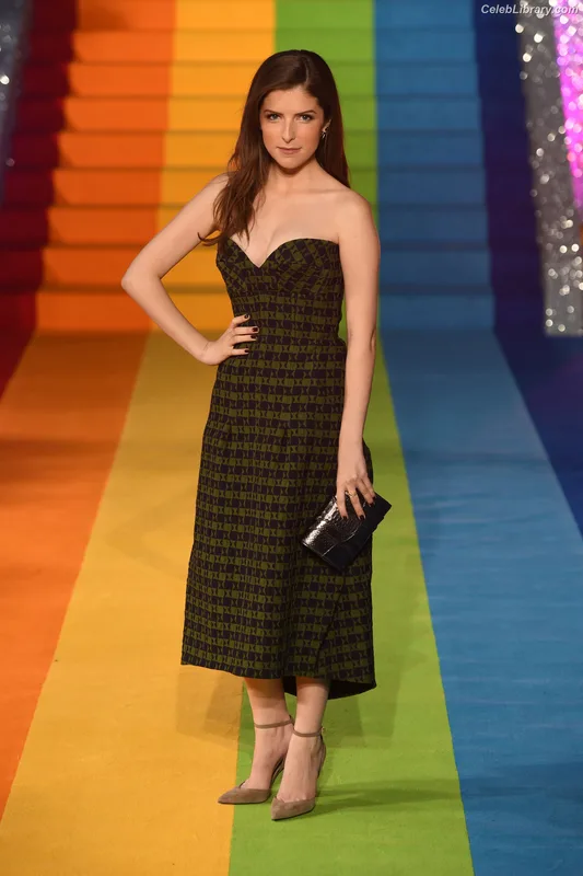 Anna Kendrick photo 17 of 1724