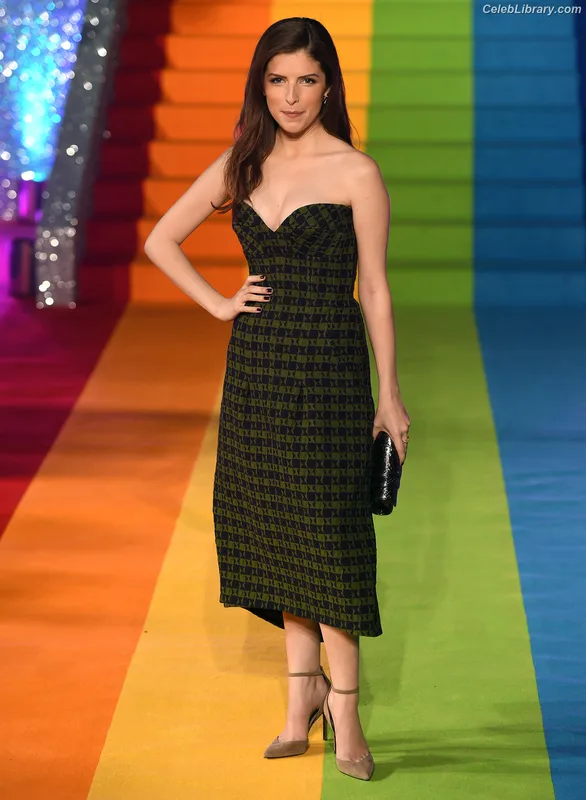 Anna Kendrick photo 2 of 1724