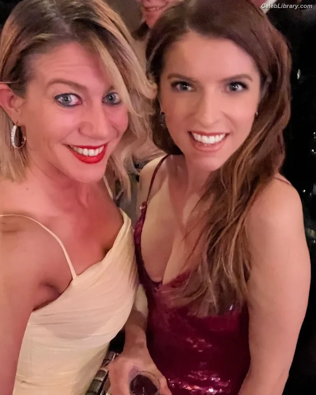 Anna Kendrick photo 10 of 1724