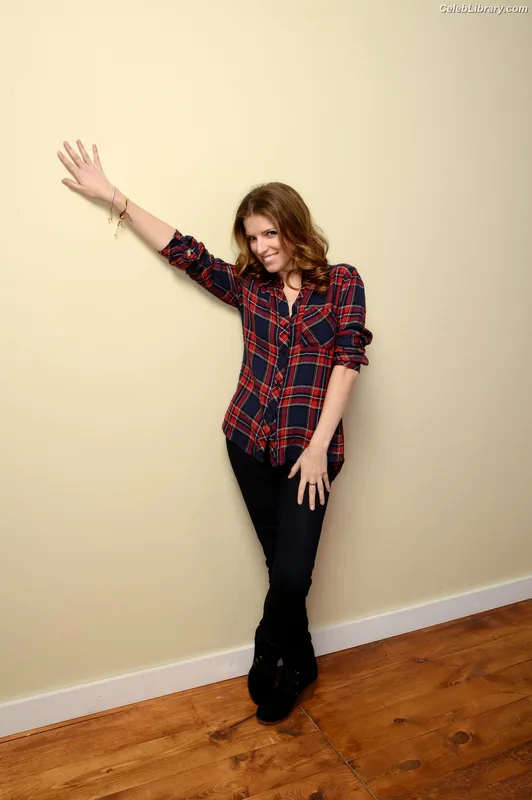 Anna Kendrick photo 3 of 1724