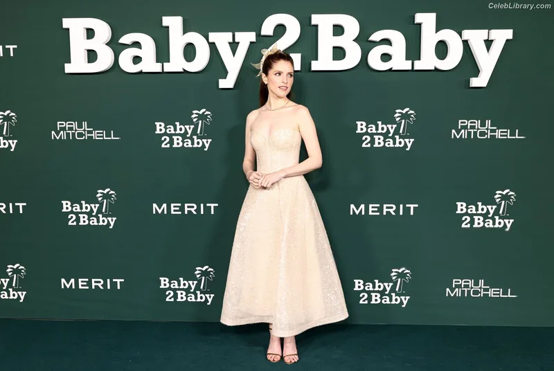 Anna Kendrick photo 12 of 1724