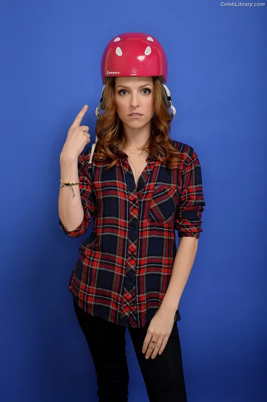 Anna Kendrick photo 15 of 1724