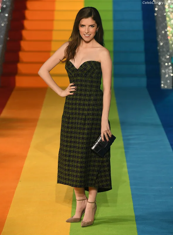 Anna Kendrick photo 18 of 1724