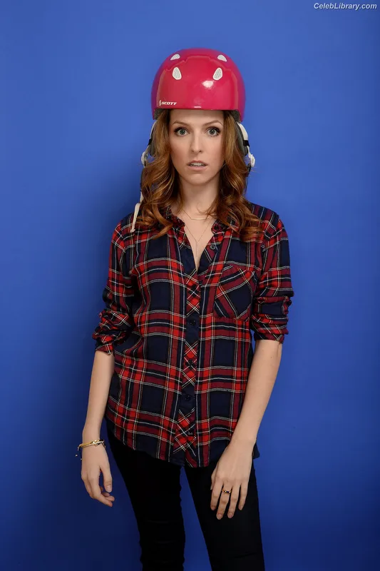 Anna Kendrick photo 9 of 1724