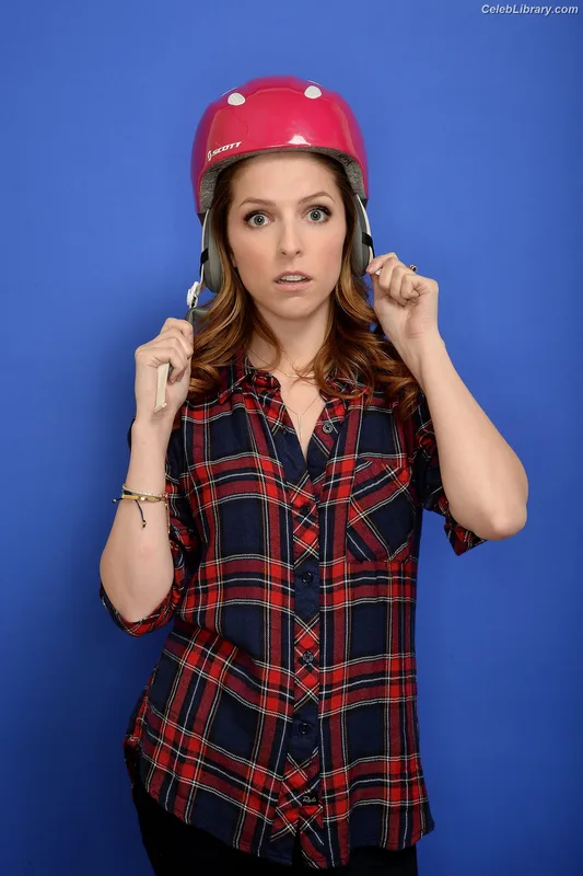 Anna Kendrick photo 24 of 1724