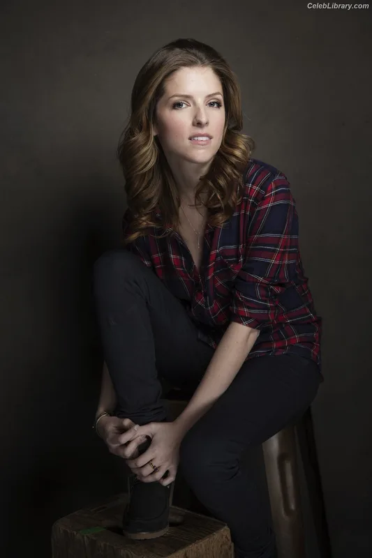 Anna Kendrick photo 12 of 1724