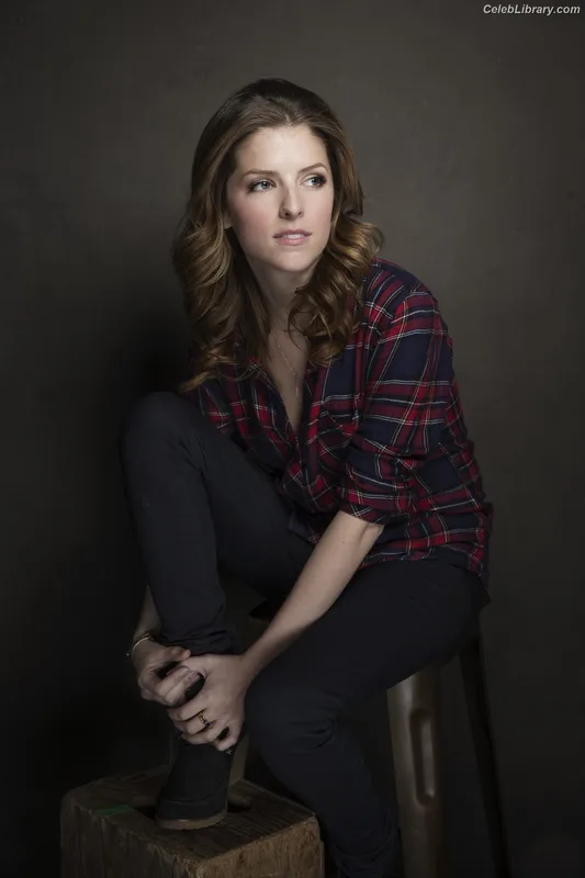 Anna Kendrick photo 4 of 1724