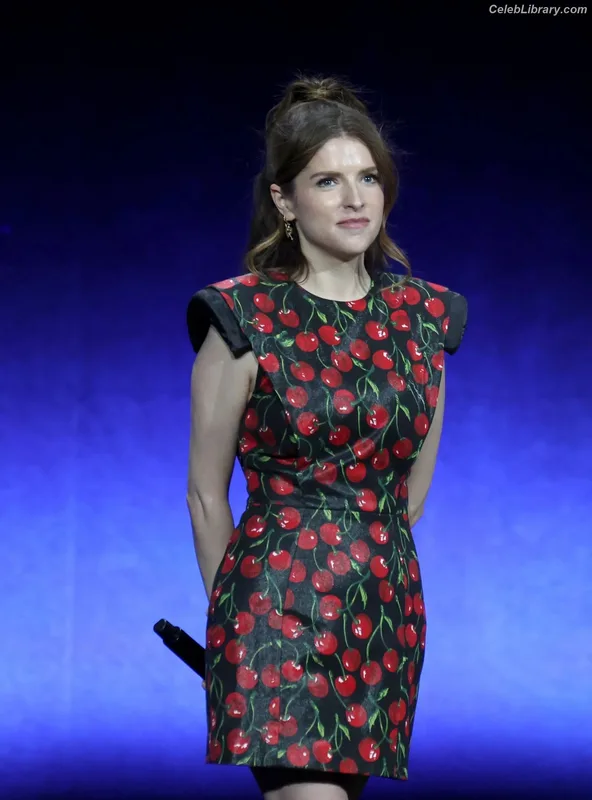 Anna Kendrick photo 14 of 1724