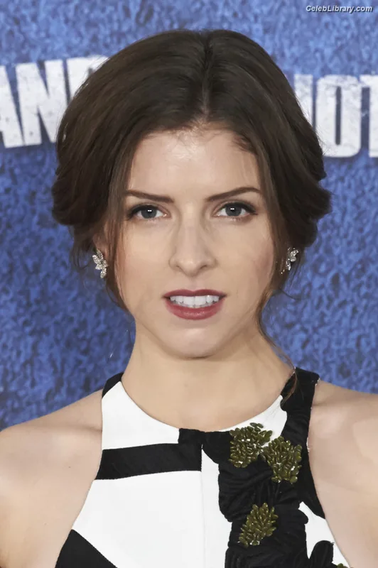 Anna Kendrick photo 24 of 1724