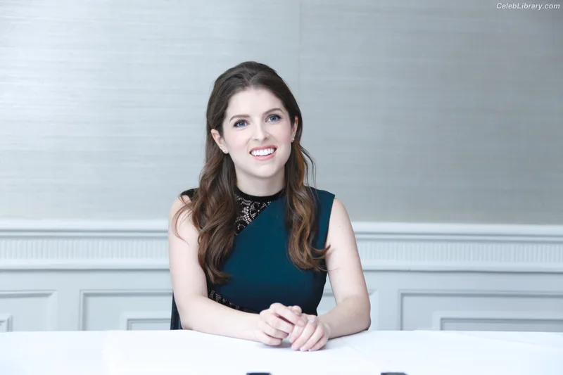 Anna Kendrick photo 10 of 1724