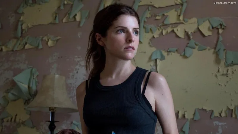 Anna Kendrick photo 12 of 1724